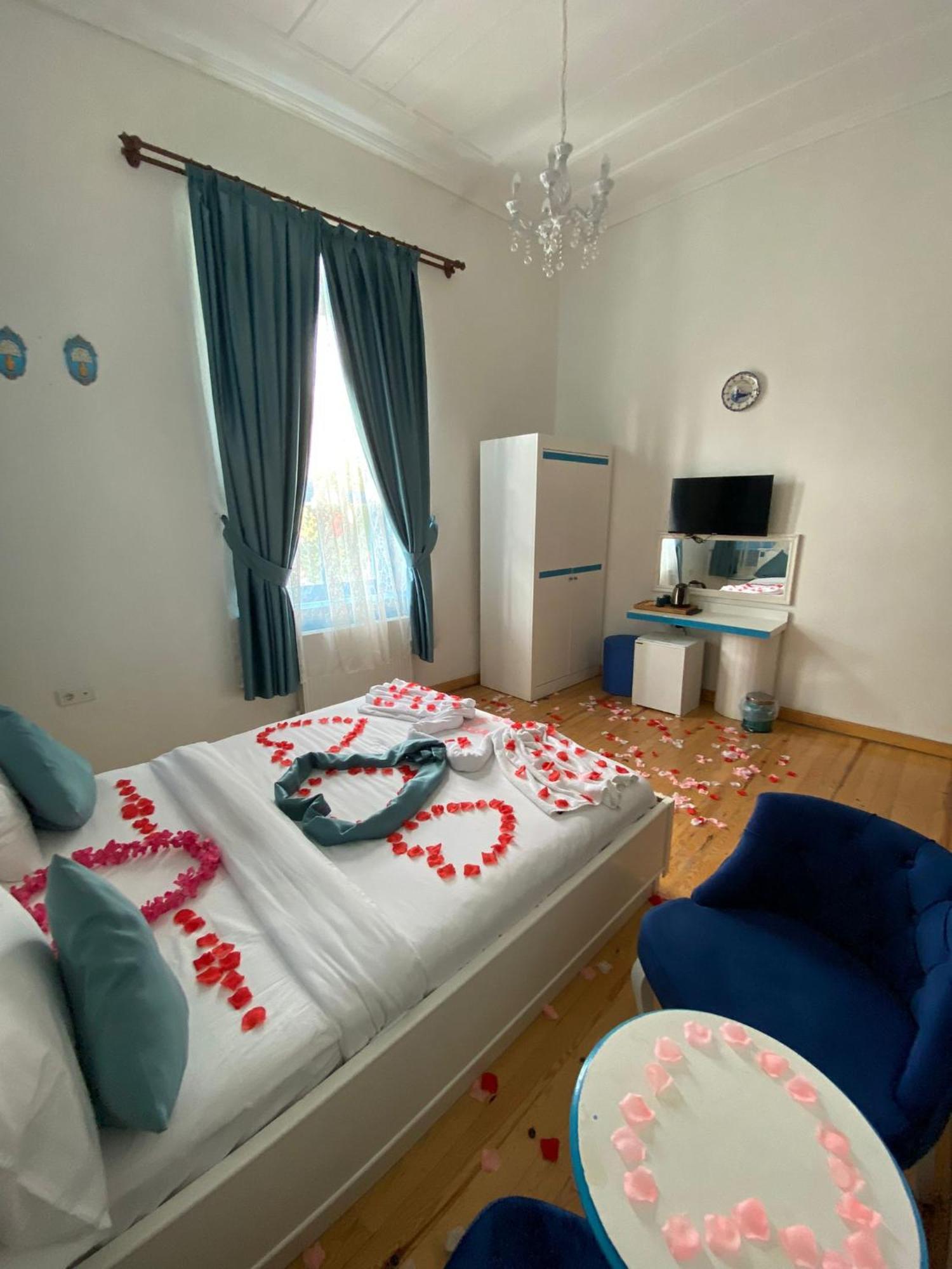 Mavi Palas Hotel Адалар Экстерьер фото
